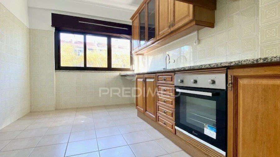 Apartamento T2 para Venda em Santa Iria de Azoia, São João da Talha e Bobadela