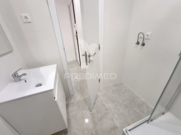 Apartamento T1 para Venda em Baixa da Banheira e Vale da Amoreira