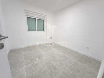 Apartamento T1 para Venda em Baixa da Banheira e Vale da Amoreira