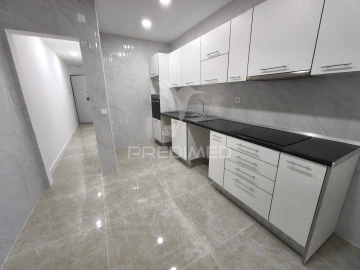 Apartamento T1 para Venda em Baixa da Banheira e Vale da Amoreira