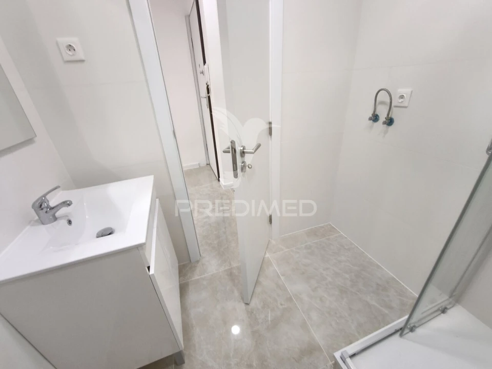 Apartamento T1 para Venda em Baixa da Banheira e Vale da Amoreira Foto 5
