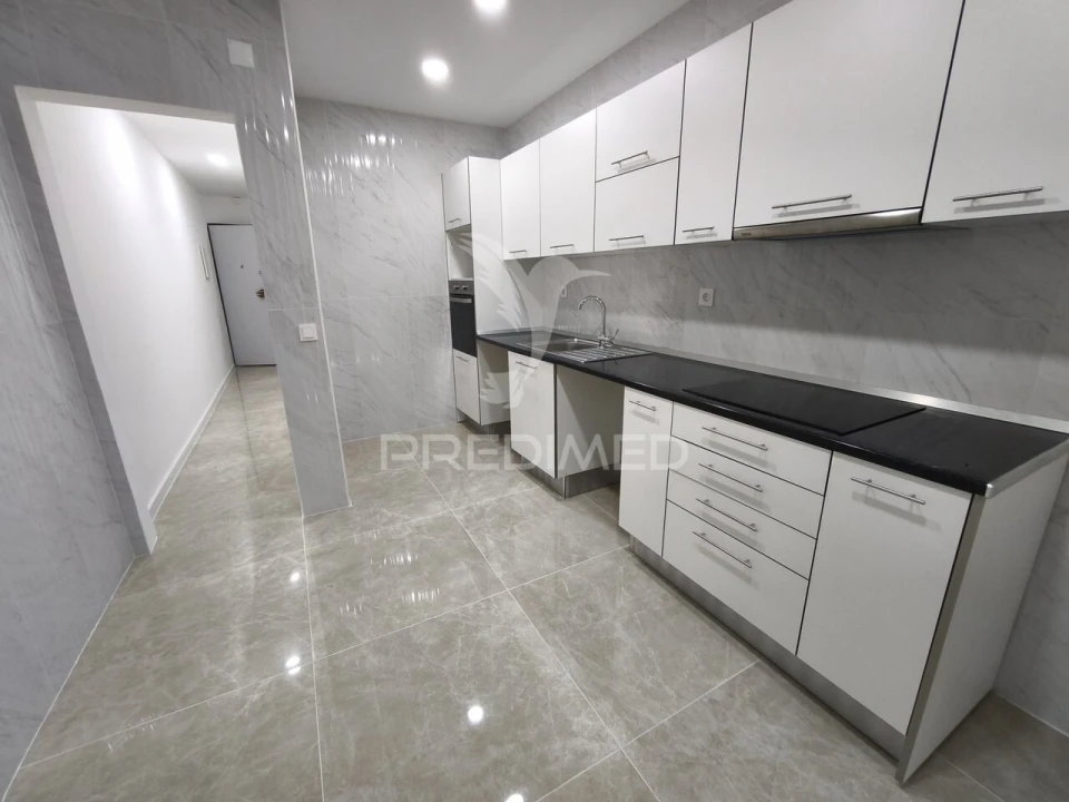 Apartamento T1 para Venda em Baixa da Banheira e Vale da Amoreira Foto 2