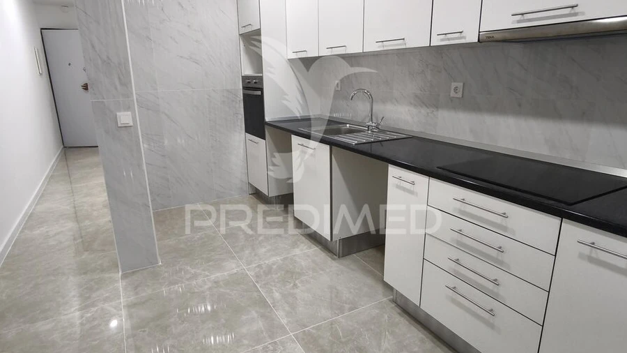 Apartamento T1 para Venda em Baixa da Banheira e Vale da Amoreira