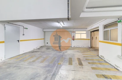 Armazém para Venda em Tavira (Santa Maria e Santiago)