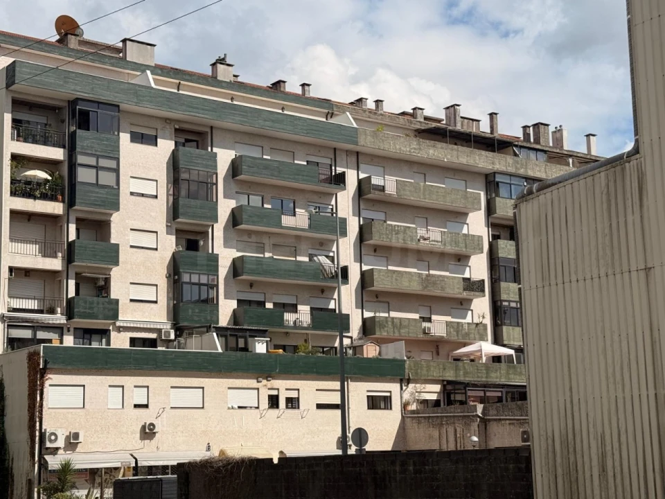 Apartamento T3 para Venda em Antas e Abade de Vermoim Foto 1