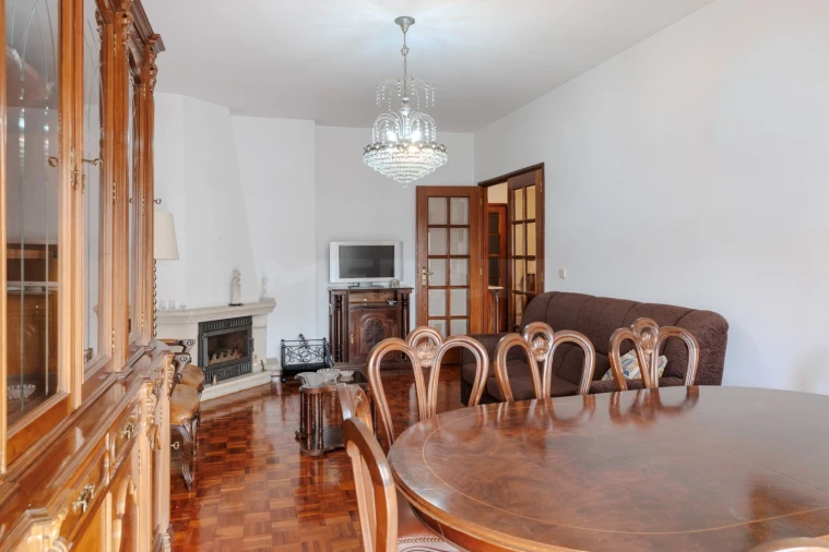 Apartamento T3 para Venda em Antas e Abade de Vermoim Foto 3