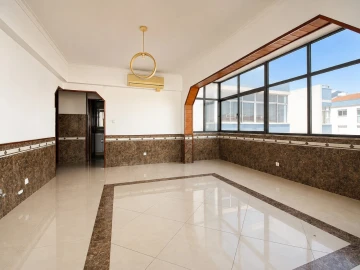 Apartamento T3 para Venda em Seixal, Arrentela e Aldeia de Paio Pires