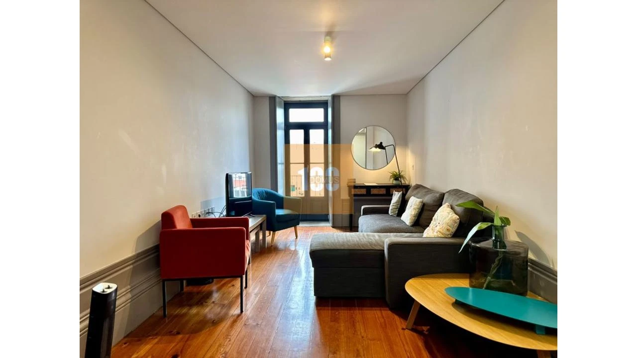 Apartamento T2 para Venda em Cedofeita, Santo Ildefonso, Sé, Miragaia, São Nicolau e Vitória Foto 1