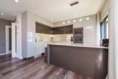 Apartamento T3 para Venda em Loule (São Clemente)