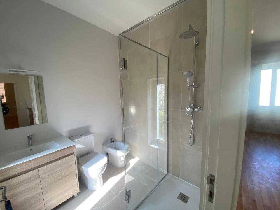 Apartamento T2 para Arrendamento em Aldoar, Foz do Douro e Nevogilde Foto 7