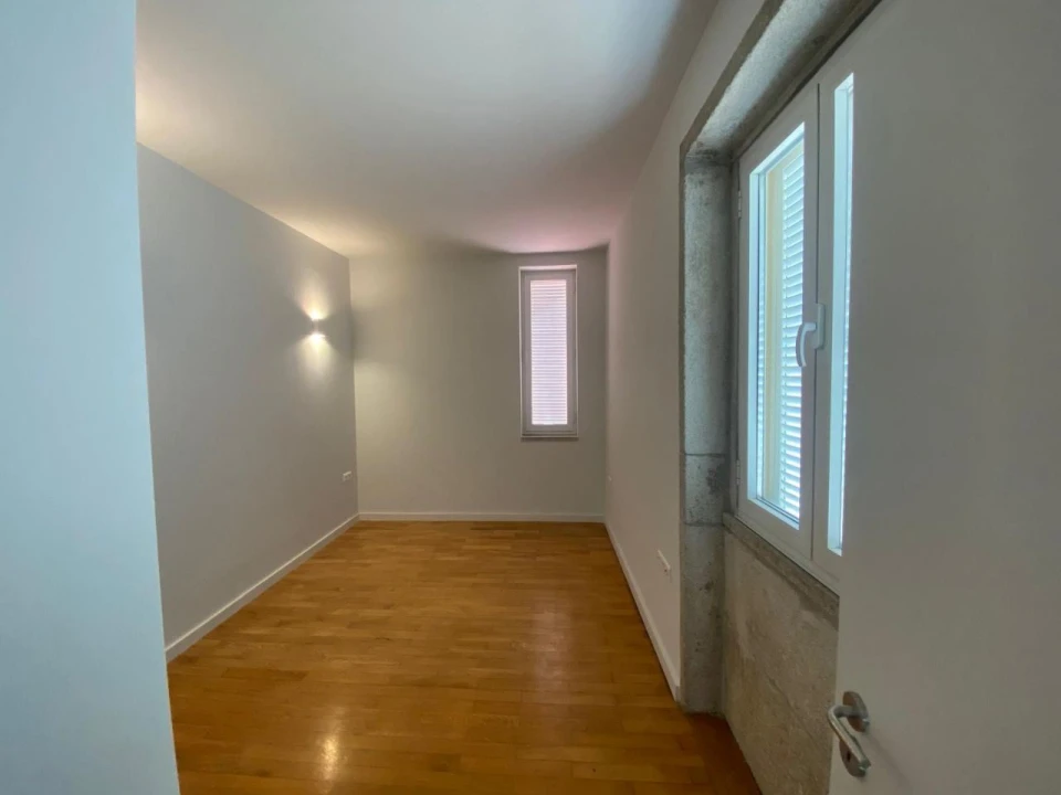 Apartamento T2 para Arrendamento em Aldoar, Foz do Douro e Nevogilde Foto 8