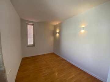 Apartamento T2 para Arrendamento em Aldoar, Foz do Douro e Nevogilde