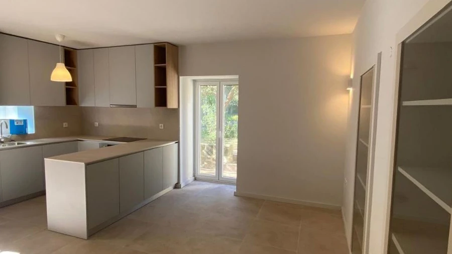 Apartamento T2 para Arrendamento em Aldoar, Foz do Douro e Nevogilde