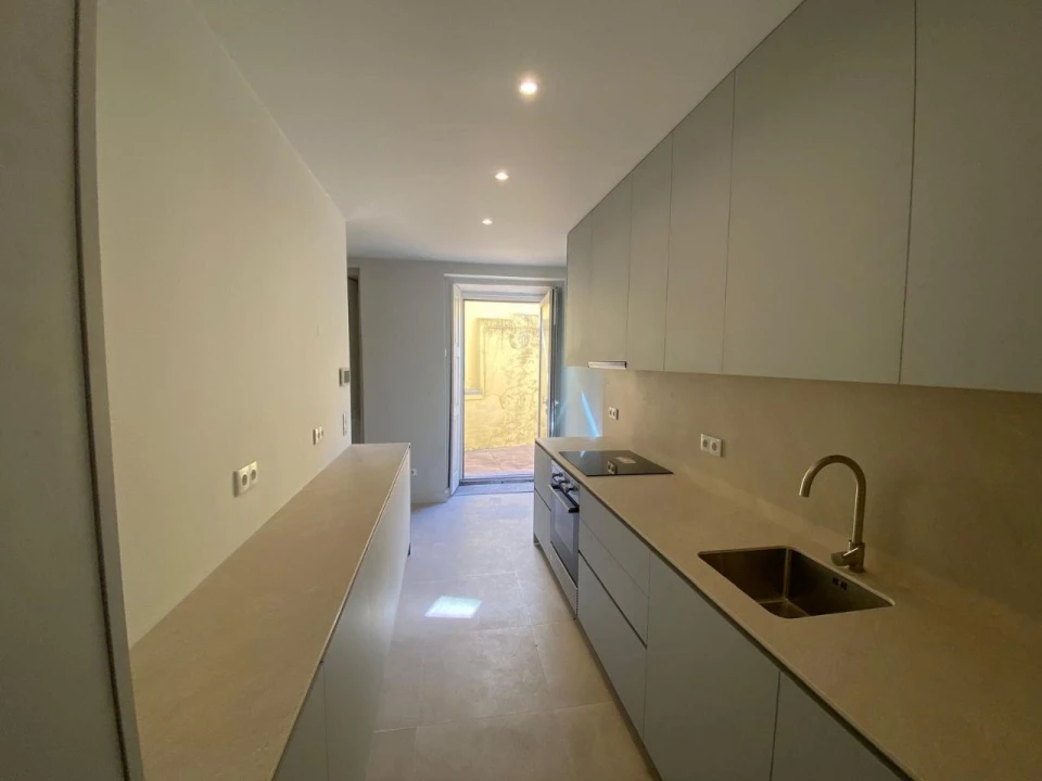 Apartamento T4 para Arrendamento em Aldoar, Foz do Douro e Nevogilde Foto 8