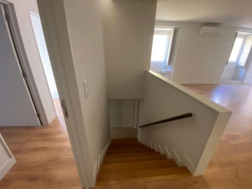 Apartamento T4 para Arrendamento em Aldoar, Foz do Douro e Nevogilde