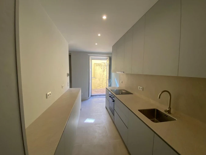 Apartamento T4 para Arrendamento em Aldoar, Foz do Douro e Nevogilde Foto 8