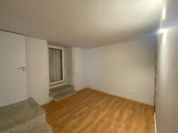 Apartamento T4 para Arrendamento em Aldoar, Foz do Douro e Nevogilde Foto 12