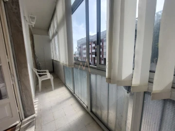Apartamento T2 para Venda em Oeiras e São Julião da Barra, Paço de Arcos e Caxias