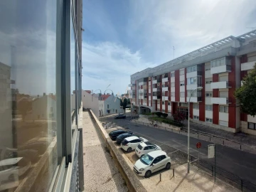 Apartamento T2 para Venda em Oeiras e São Julião da Barra, Paço de Arcos e Caxias