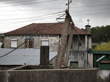 Moradia T2 para Venda em Recarei