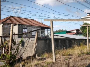 Moradia T2 para Venda em Recarei