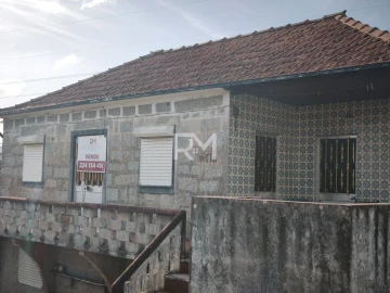 Moradia T2 para Venda em Recarei