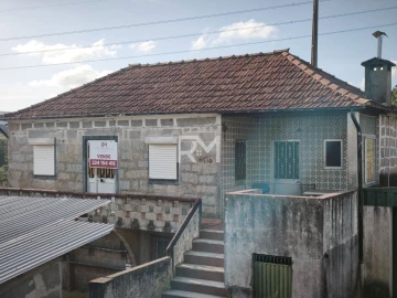 Moradia T2 para Venda em Recarei
