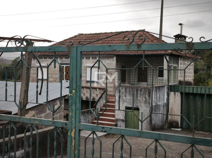 Moradia T2 para Venda em Recarei Foto 2