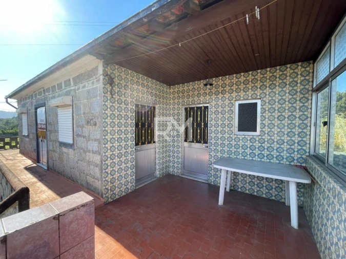 Moradia T2 para Venda em Recarei Foto 3