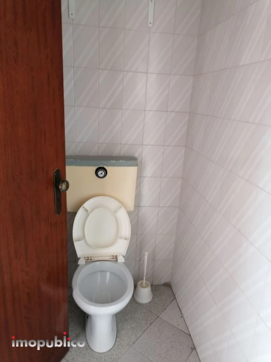 Loja para Arrendamento em Vila Verde e Barbudo Foto 5