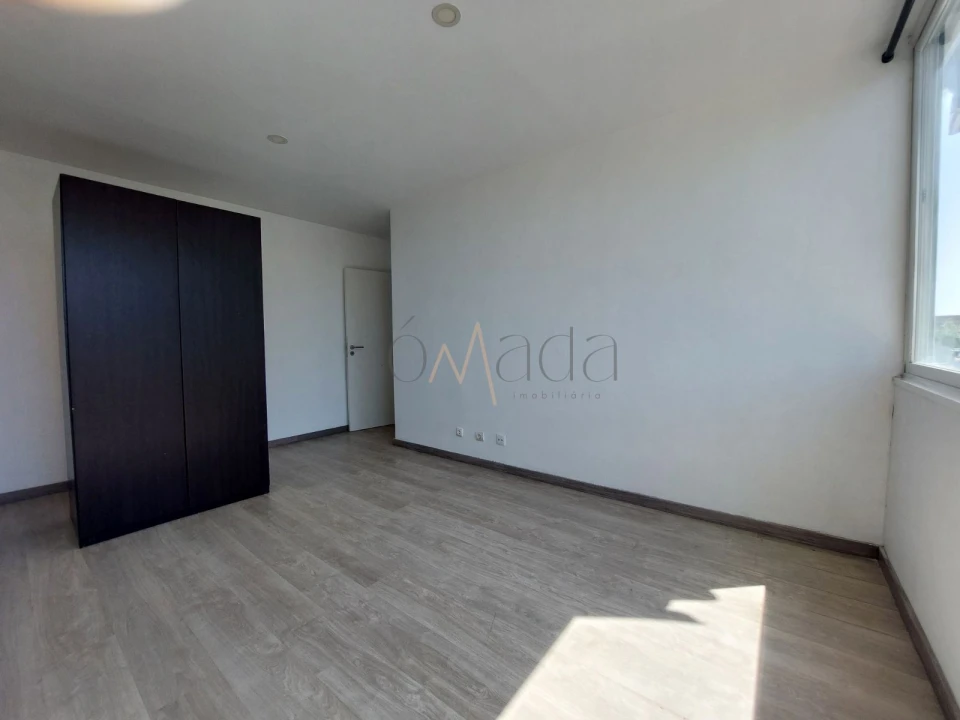 Apartamento T3 para Arrendamento em Seixal, Arrentela e Aldeia de Paio Pires Foto 8