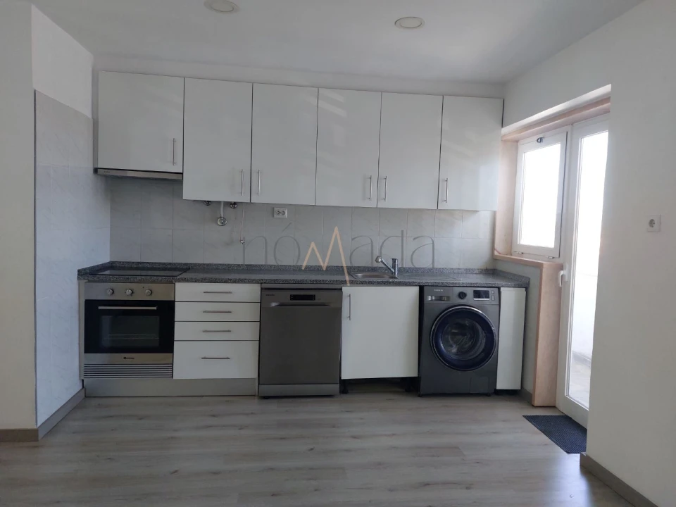 Apartamento T3 para Arrendamento em Seixal, Arrentela e Aldeia de Paio Pires Foto 13