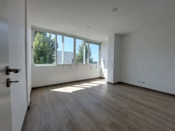 Apartamento T3 para Arrendamento em Seixal, Arrentela e Aldeia de Paio Pires