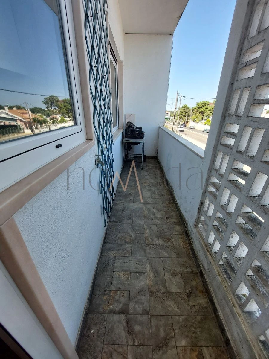 Apartamento T3 para Arrendamento em Seixal, Arrentela e Aldeia de Paio Pires Foto 2