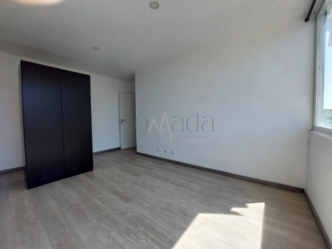 Apartamento T3 para Arrendamento em Seixal, Arrentela e Aldeia de Paio Pires Foto 8
