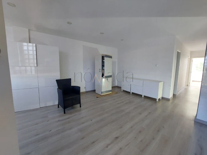 Apartamento T3 para Arrendamento em Seixal, Arrentela e Aldeia de Paio Pires Foto 16