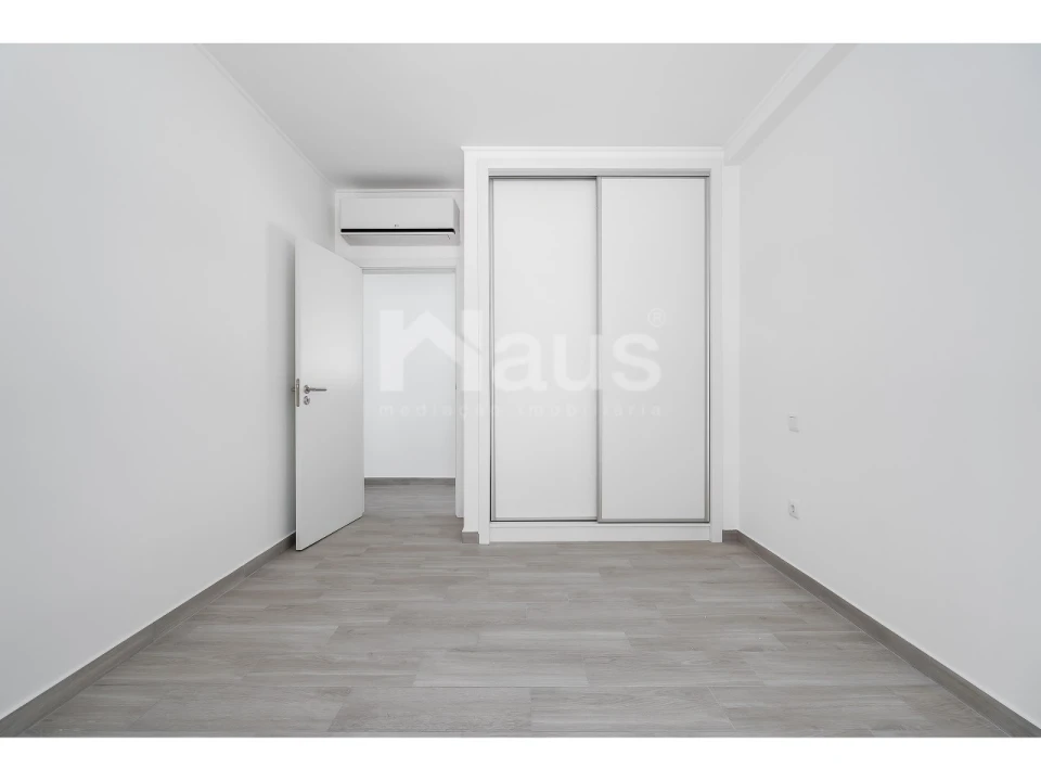 Moradia T5 para Venda em Atalaia e Alto Estanqueiro-Jardia Foto 10