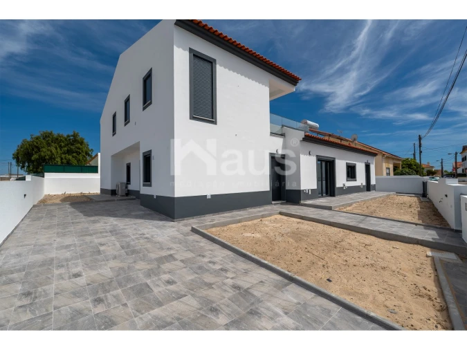 Moradia T5 para Venda em Atalaia e Alto Estanqueiro-Jardia Foto 33