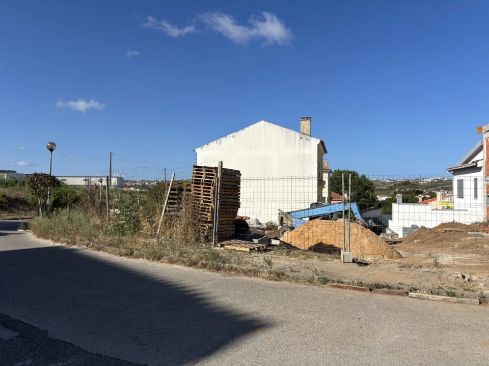 Terreno para Venda em Lourinhã e Atalaia Foto 2