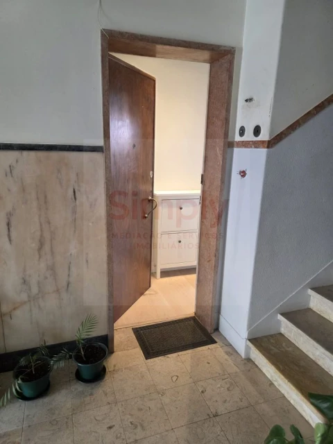 Apartamento T1 para Venda em Ajuda