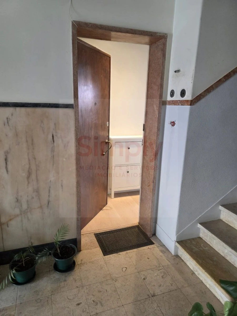 Apartamento T1 para Venda em Ajuda Foto 18