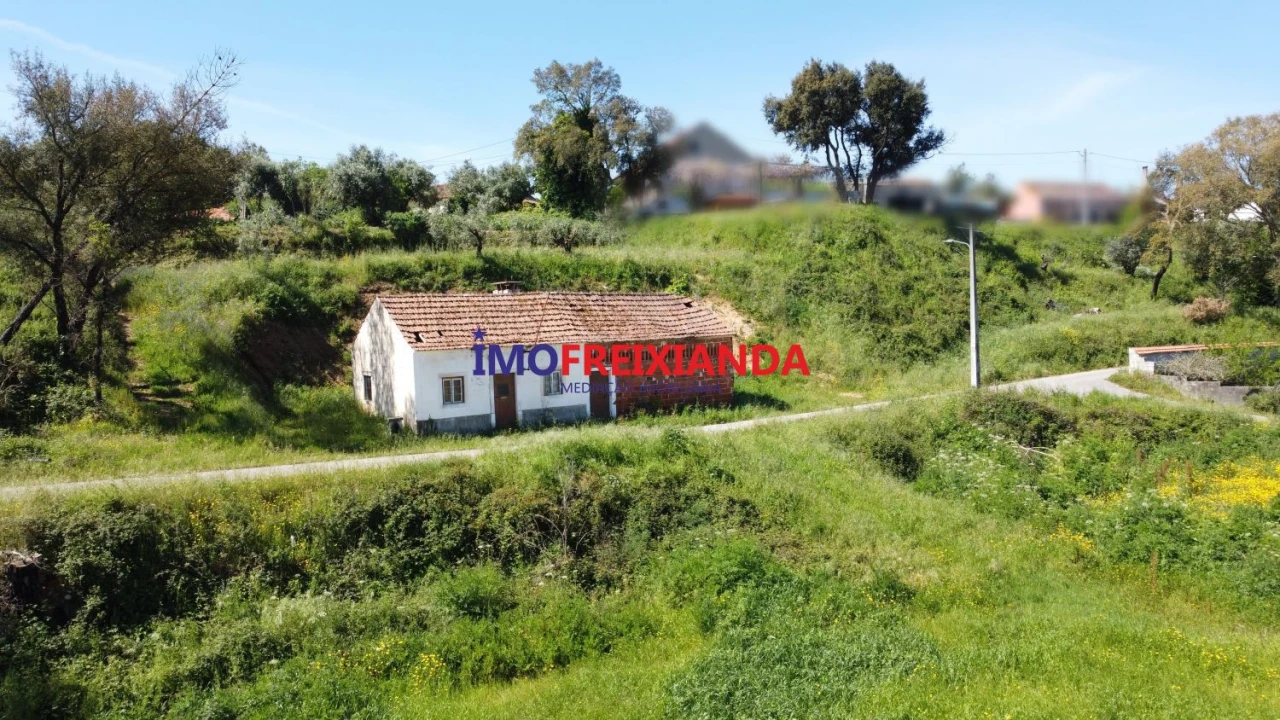 Moradia T2 para Venda em Freixianda, Ribeira do Fárrio e Formigais Foto 6