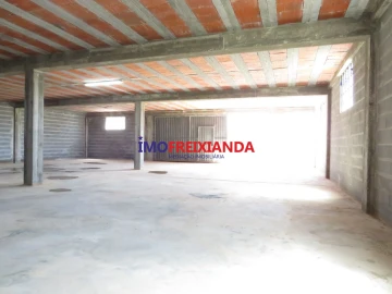 Loja para Arrendamento em Freixianda, Ribeira do Fárrio e Formigais