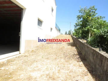 Loja para Arrendamento em Freixianda, Ribeira do Fárrio e Formigais