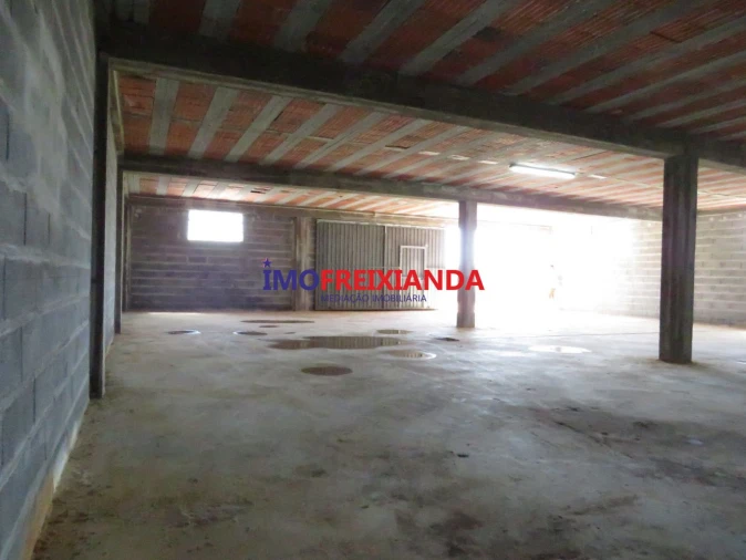Loja para Arrendamento em Freixianda, Ribeira do Fárrio e Formigais Foto 9