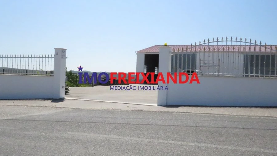 Loja para Arrendamento em Freixianda, Ribeira do Fárrio e Formigais