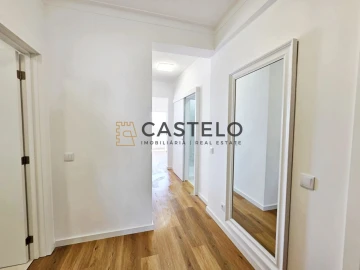 Apartamento T3 para Venda em Quelfes