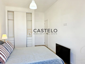 Apartamento T3 para Venda em Quelfes