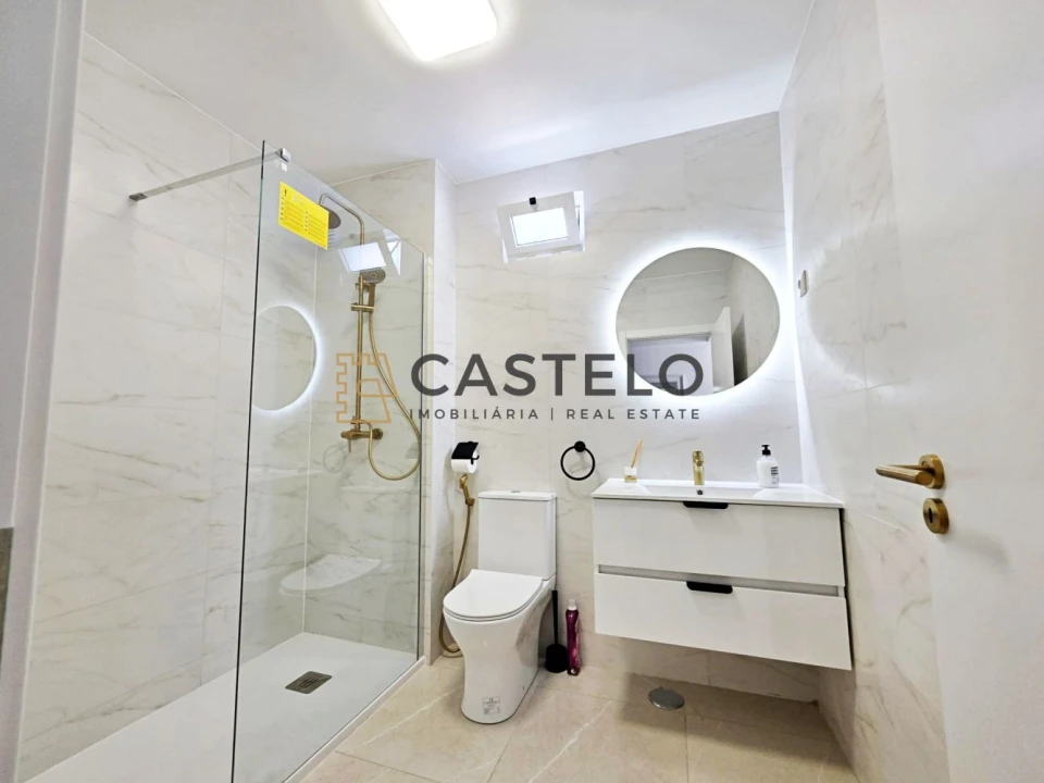 Apartamento T3 para Venda em Quelfes Foto 8