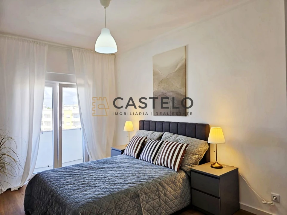 Apartamento T3 para Venda em Quelfes Foto 13